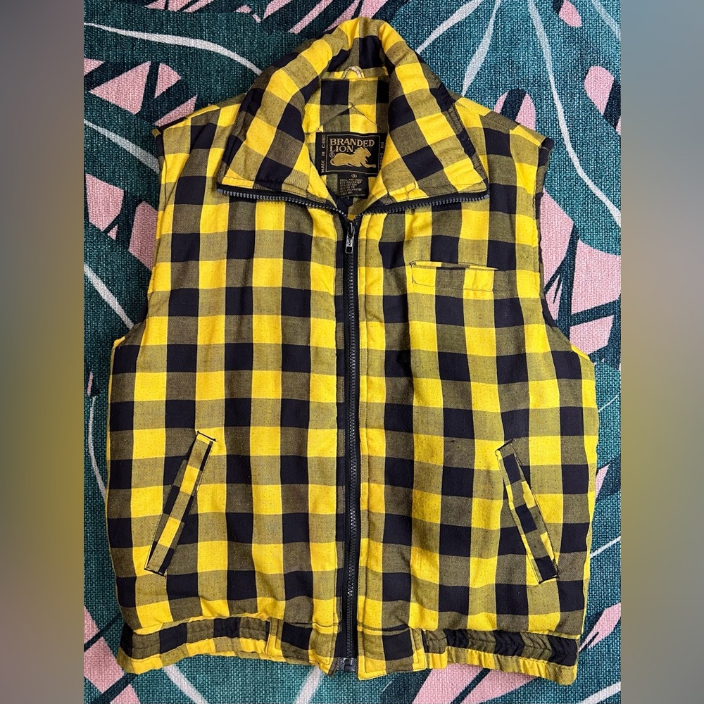 Vintage Branded Lion Quilted Buffalo Plaid Sleeveless Zip Up Puffy Vest